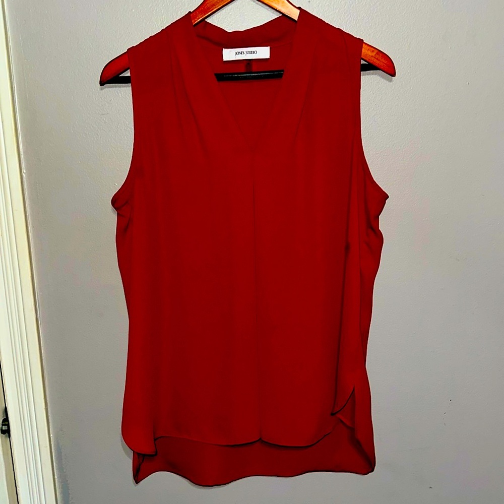 Women’s sleeveless top